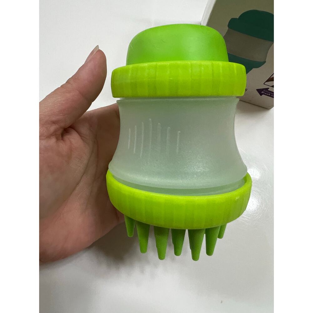 Clean Device Dogs Gentle Soft Silicone Bristles Pet Skin Bathing Brush Green